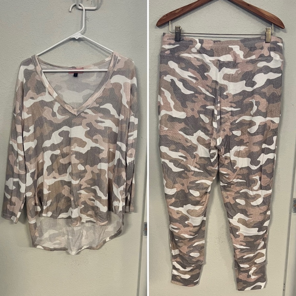 NWT East Adeline camo lounge set - size 1X